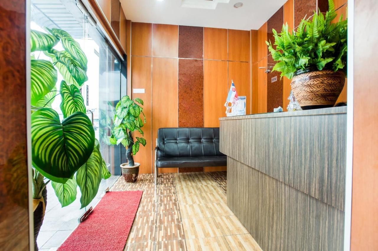 Oyo 89712 Grand Inn Semporna Kültér fotó